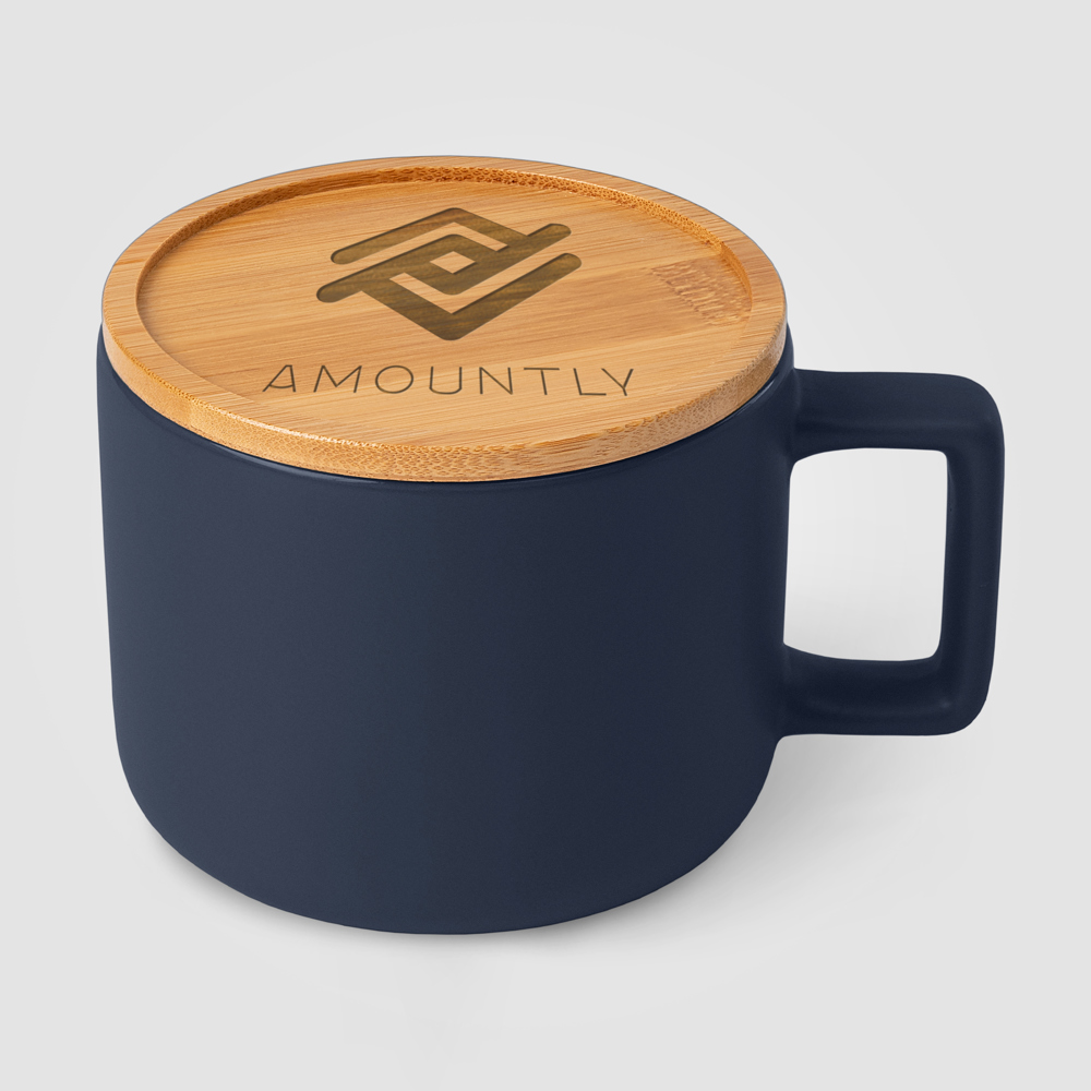 Café Virtuoso - 355 ml Keramiktasse mit Bambus-Deckel - Marineblau (#0C2340)